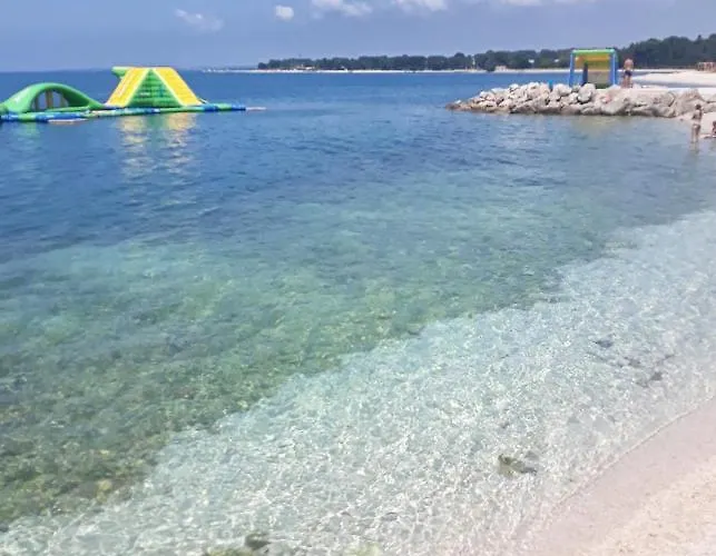 Apartment With A Parking Space Stinjan, - 13776 Pula