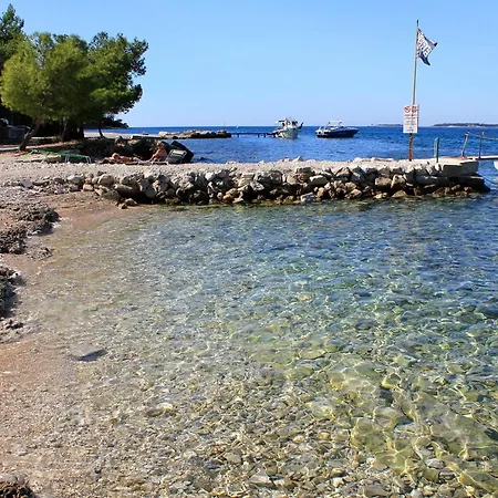 Apartman With A Parking Space Stinjan, - 13776