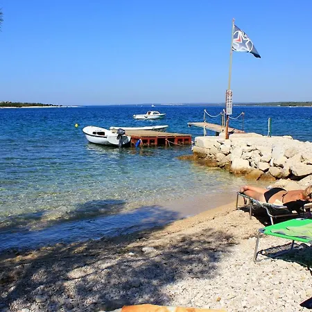 Apartman With A Parking Space Stinjan, - 13776 *