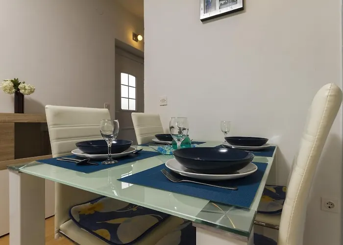 Apartman With A Parking Space Stinjan, - 13776 *