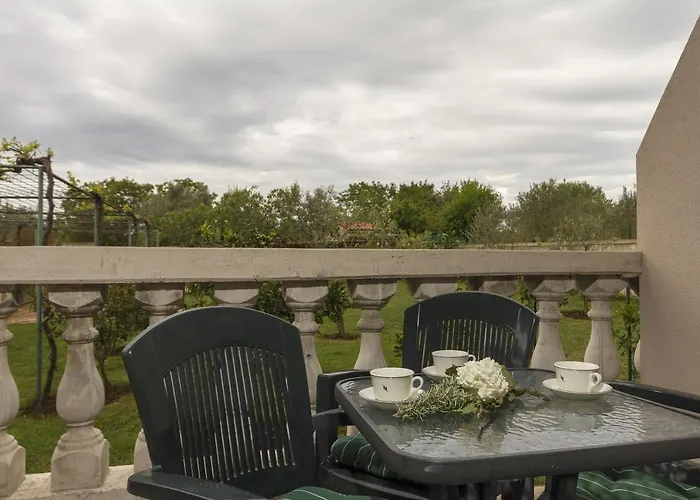 With A Parking Space Stinjan, - 13776 Apartman *